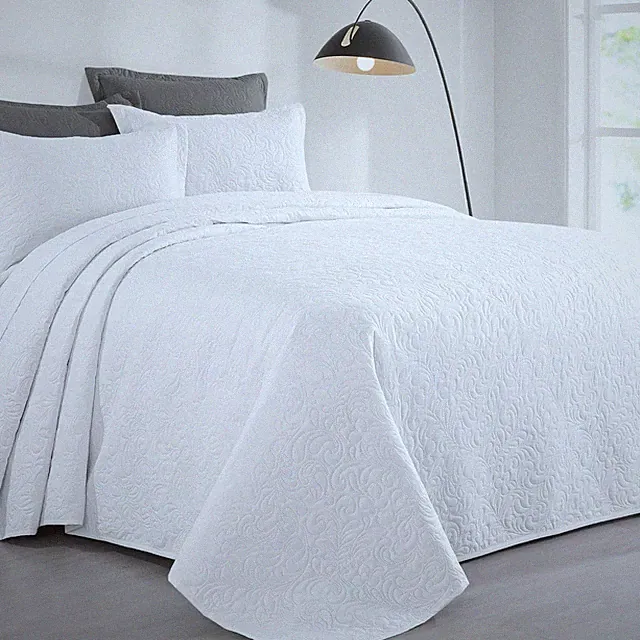 Alaska King 132X 120 Bedspread Coverlet Set, 3 Piece Lightweight Oversized King